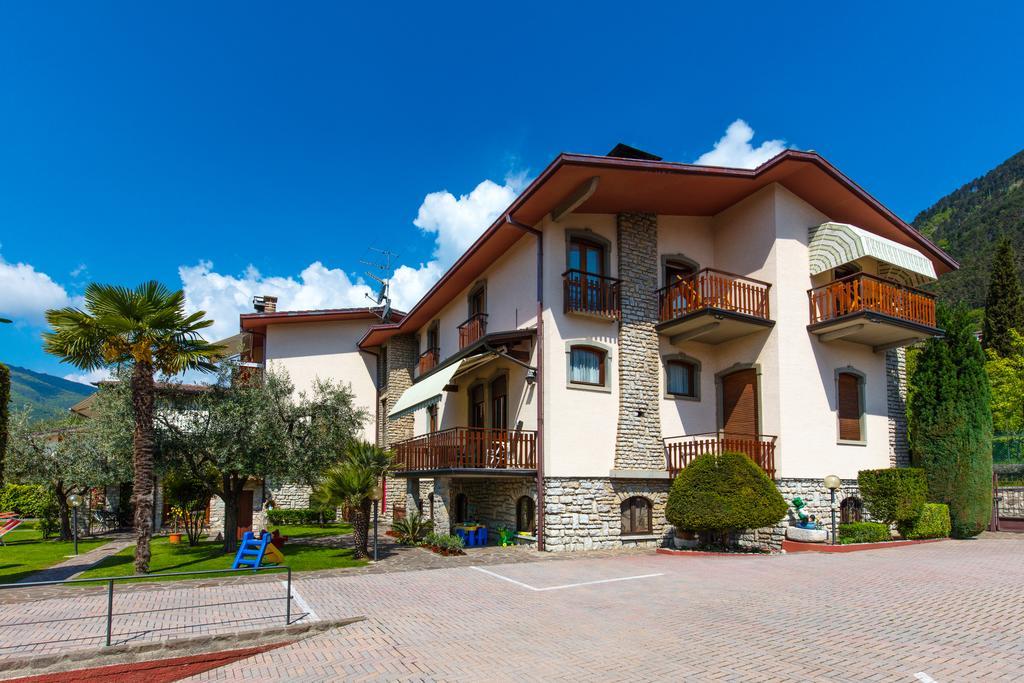 Villa Mariarosa Apartments Tignale Eksteriør billede